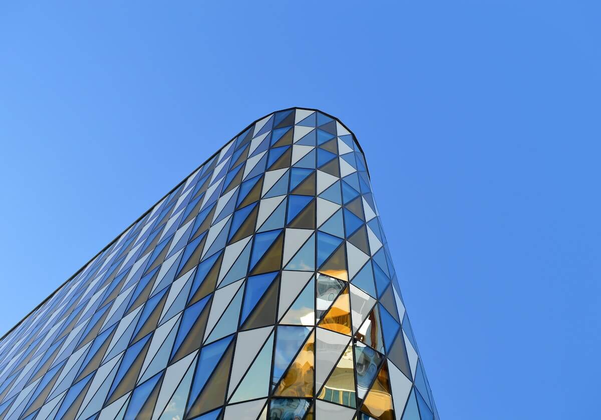 直播平台-吕迪格膝盖顶人动作引争议,科贝:这是今年最野蛮的犯规之一